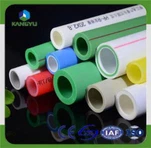 Biele Ppr rúrky a montáž pre teplé a studené potrubia